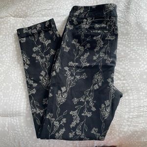 Old Navy Pixie Pant